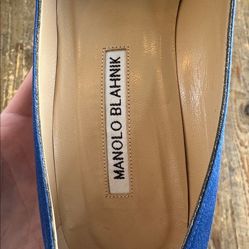 Manolo Blahnik Blue Satin Hangisi pumps - Picture 6 of 16
